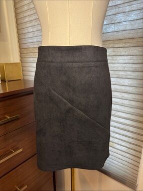 NWOT MANGOPOP Faux Suede High Waist Mini Skirt. Size Small